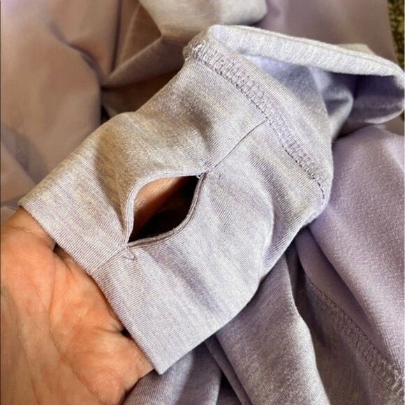 Old Navy Active Women's Purple Semi-Fitted Lightweight Pullover Hoodie Size S - Picture 6 of 6